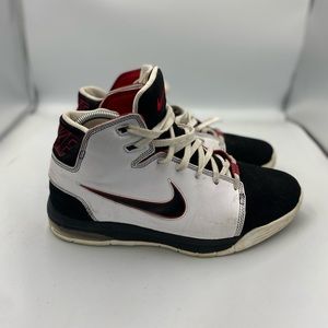 Size 10.5 Men’s Nike Air Max Bizness 2008 White / Black Used Casual Basketball